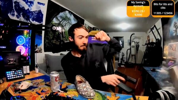 Streamer Carl Reimer gebanned van Twitch nadat hij per ongeluk zijn pistool afvuurt