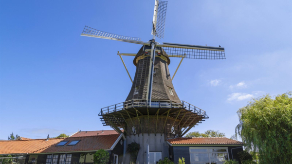 Voor slechts €1.095.000 woon jij in een gruwelijk vet verbouwde molen in Aarlanderveen