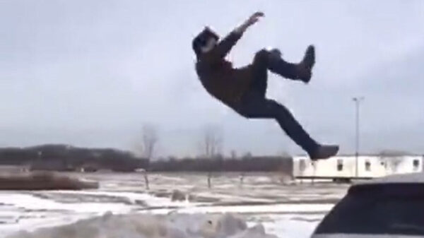 Even heerlijk in de zachte sneeuw springen