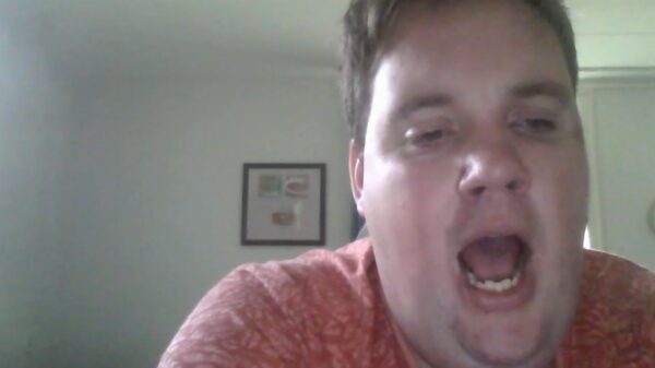 Held Ben de Ruiter zingt 'Ticket to the tropics' van Gerard Joling