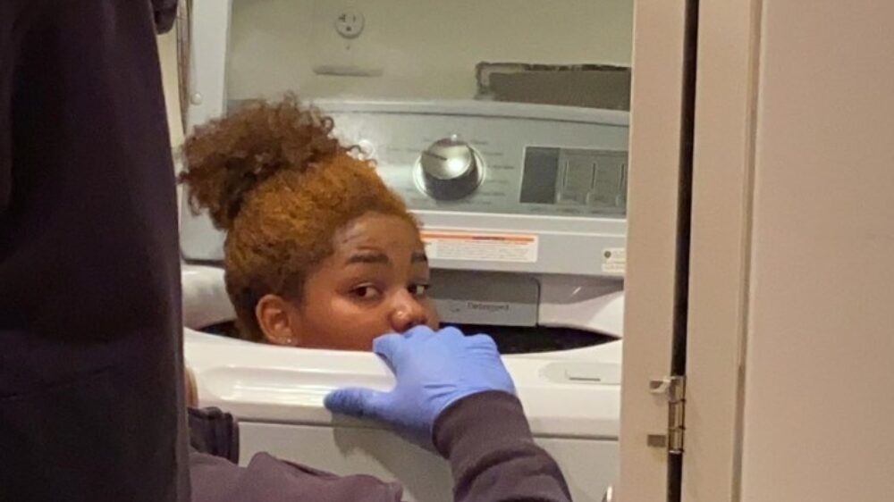 Brandweer moet tiener uit wasmachine trekken nadat ze vastzit tijdens verstoppertje