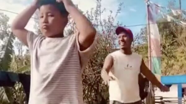 In slowmotion zien klappers er altijd nóg iets pijnlijker uit