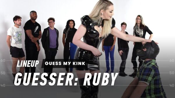 Bazig type raadt de vieze hobby's van compleet onbekende mensen