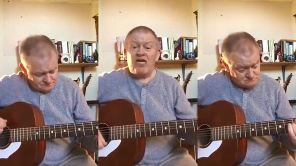 Gitaarspel van opa zorgt ondanks alle ellende voor een glimlach op je gezicht