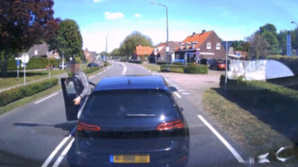 Verkeershufter geeft verhuiswagen remtest omdat 'ie niet snel genoeg rijdt