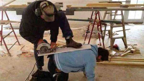 Met deze prutsers in de buurt is de werkvloer een levensgevaarlijke plek