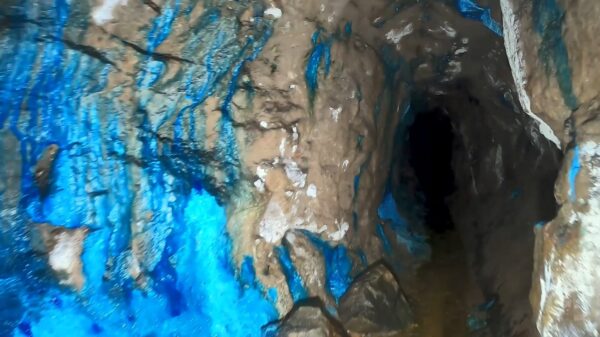 Vandaag maken we een wandeling door een kopermijn uit 1850 in Cornwall