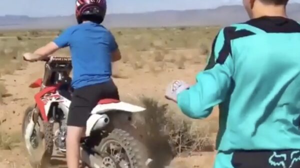 Zo'n eerste keer op een crossmotor is best wennen