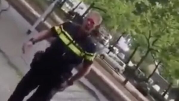 "Agent is hangjongeren zat en komt even verhaal halen"