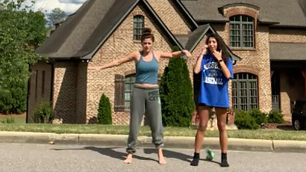 Postbezorger verpest TikTok-dansvideo