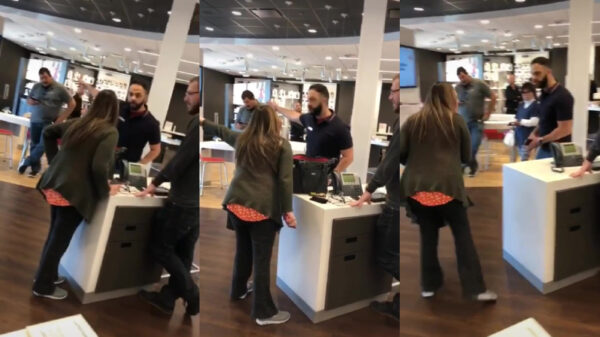 Karen gaat helemaal uit d'r bolletje in een telefoonwinkel in Los Angeles