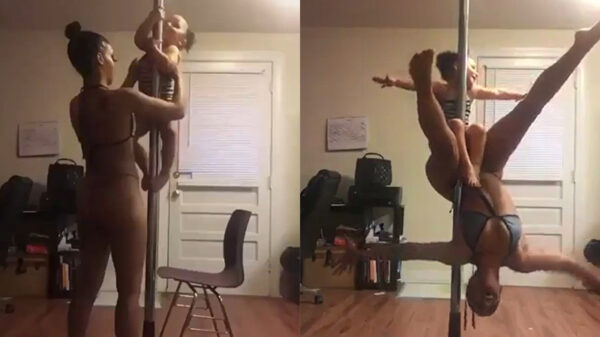 Moeder leert haar dochter de fijne kneepjes van het paaldansvak