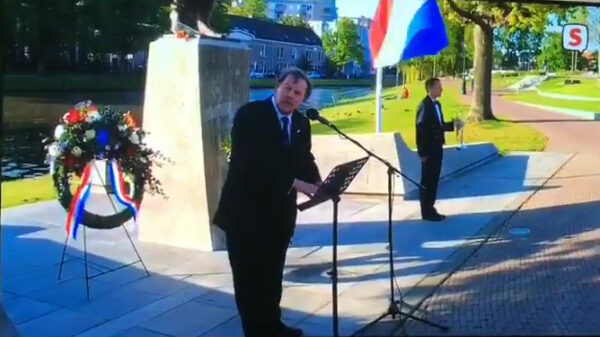 Dit is tijdens de Dodenherdenking wel een heel erg lullige verspreking