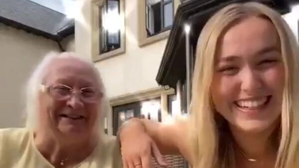 Het spelletje 'addicted' valt prima met je oma te spelen