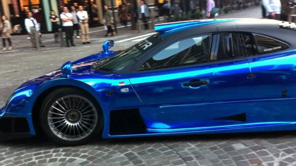 Mercedes CLK-GTR heeft last van een vastzittend hoestje