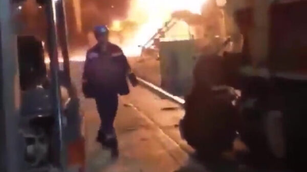 Werknemer in ijzergieterij niet echt onder de indruk van vuurbal