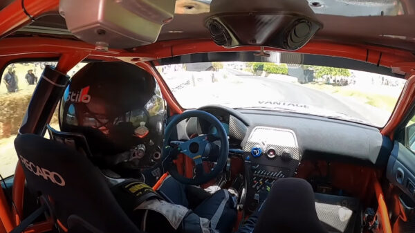 Even keihard over het circuit met het broertje van Colin McRae in een Impreza met 880PK