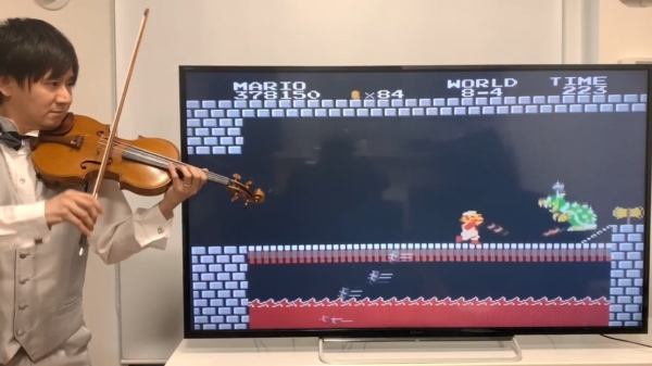 Violist speelt alle muziek en geluidseffecten tijdens een potje Super Mario