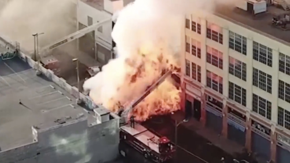 Heftige brand cannabisoliefabriek in Los Angeles overvalt brandweermannen