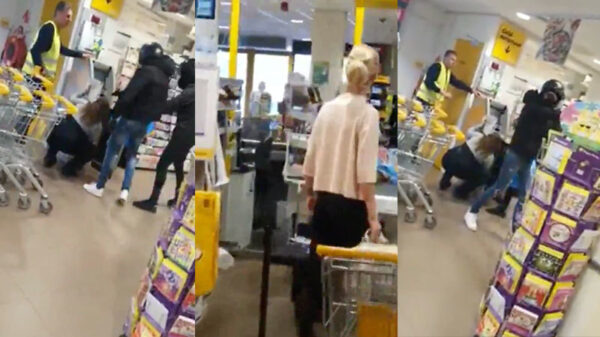 Medewerker Jumbofiliaal in Alkmaar filmt zelf een heftige overval