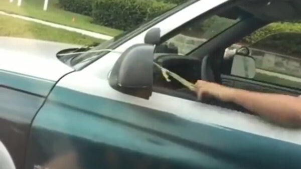 Handige Harry heeft zijn eigen handgas in elkaar geknutseld