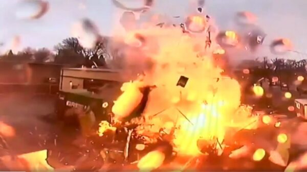 Depressieve vreetschuur houdt het voor gezien en blaast zichzelf op