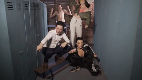 Even lekker losgaan met Russian Village Boys & Mr. Polska - Adidas