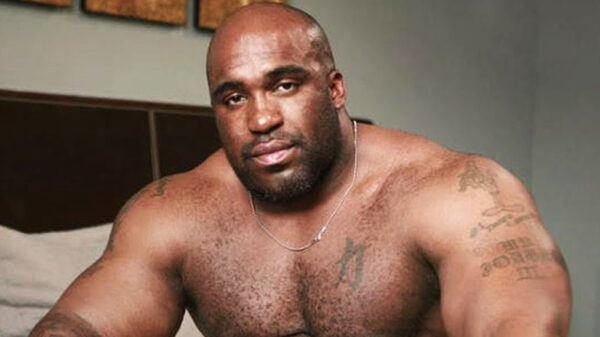 Wie is toch die kerel met die enorme zwans die je elke keer in je WhatsApp vindt?