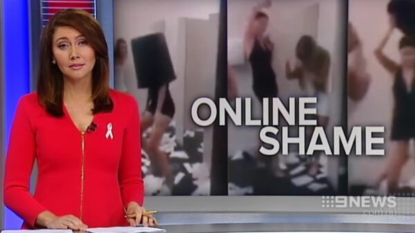 Australische vrouwen bedreigd nadat ze straalbezopen een toilet sloopten