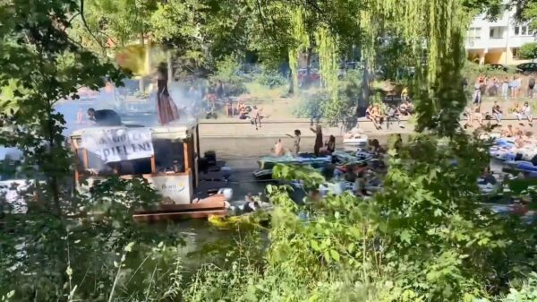 In Berlijn wordt er ondanks het coronavirus gewoon nog lekker gefeest