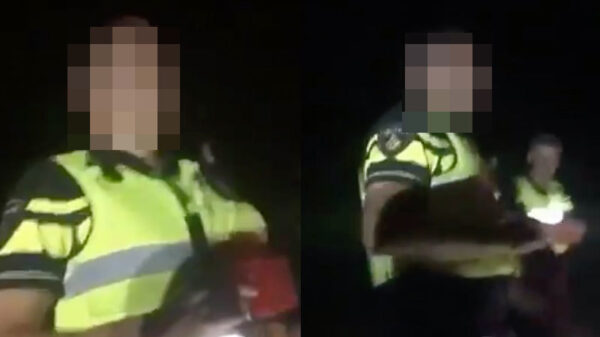 Agent: "Mannen van jullie afkomst, die gaan niet met 29 graden lopen"