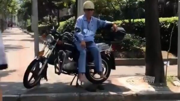 Gortdroge Chinees groet net zolang totdat hij gehoor krijgt