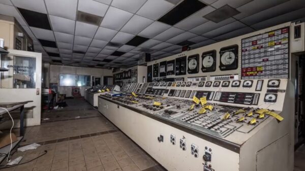 Een kijkje nemen in een verlaten energiecentrale in Amerika