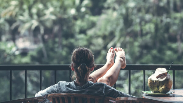 Lekker buiten op het balkon chillen zit er voorlopig even niet in