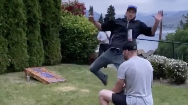 Blikjes van iemands hoofd trappen is altijd een slecht idee