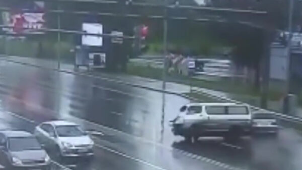 Keren op de weg mondt uit in totale chaos