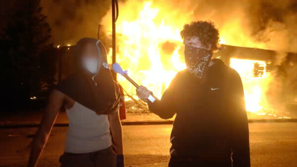 All Gas No Brakes zit middenin de rellen van Minneapolis