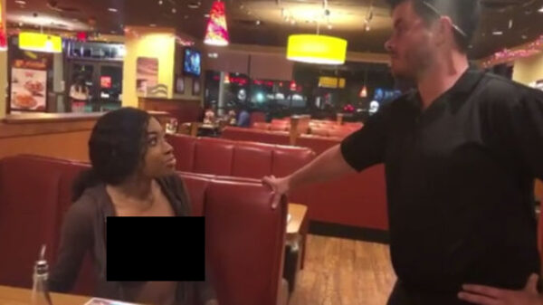 Barman laat zich niet afleiden door stevig gestuiter