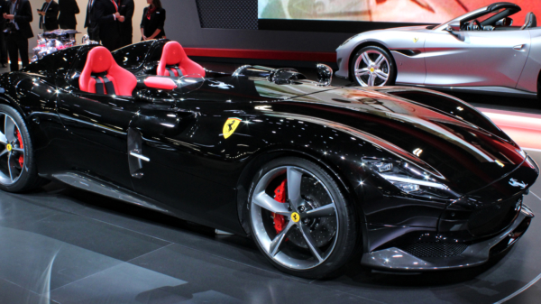 Max Verstappen heeft een nieuw speeltje besteld: een 1.6 miljoen kostende Ferrari Monza SP2