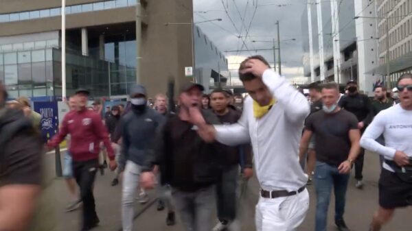 Ook de slijptol ging sfeerproeven bij de anti-lockdownprotest in Den Haag