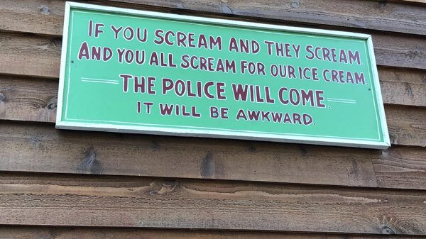 Sommige bordenmakers hebben een duidelijk gevoel voor humor