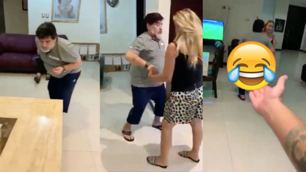 Maradona gaat helemaal op in het dansen en laat zijn broek zakken
