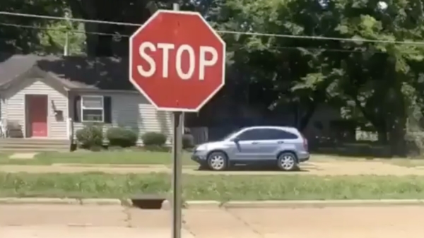 Dé oplossing als mensen niet bij het stop-teken willen stilstaan