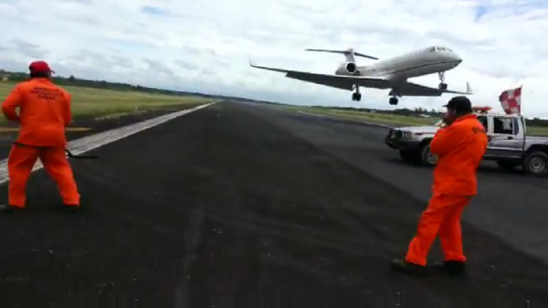 Wegwerkzaamheden op een landingsbaan zijn niet zonder risico