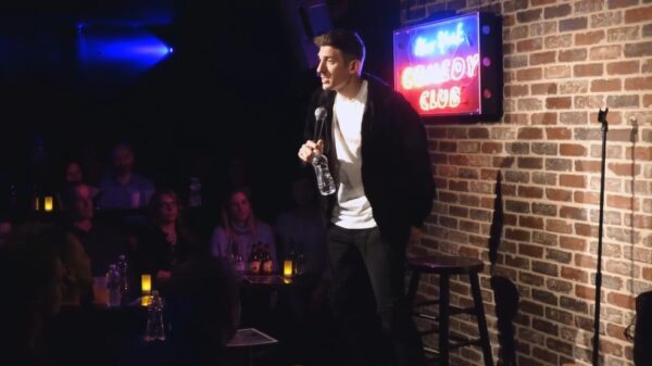 Cabaretier Andrew Schulz neemt het op tegen een dierenrechtenactivist
