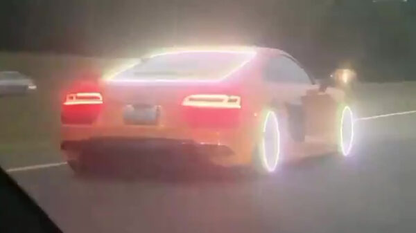 Met deze autoverlichting val je in elk geval wel op