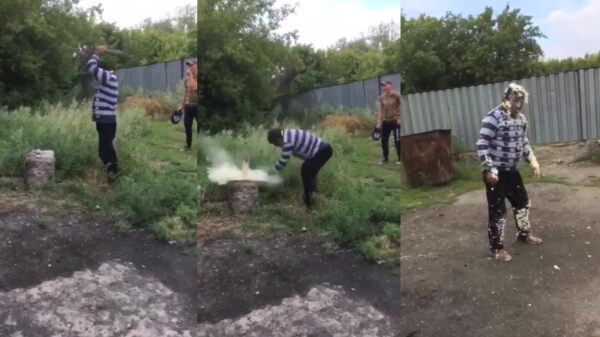 Dronken houthakker probeert een bus schuim doormidden te hakken