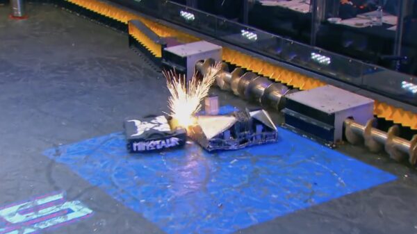 Even lekker oldschool BattleBots kijken: Blacksmith vs. Minotaur