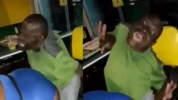 Jamaicaans gekkie krijgt tijdens het grinden een stevige achterwerk voorgeschoteld