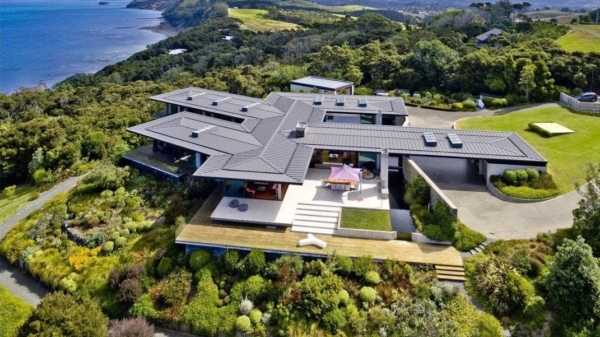 In Nieuw-Zeeland staat op een klif deze majestueuze mansion
